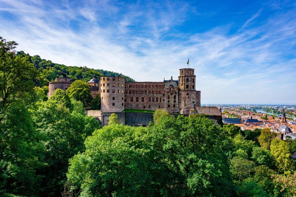 ハイデルベルク城と旧市街の画像