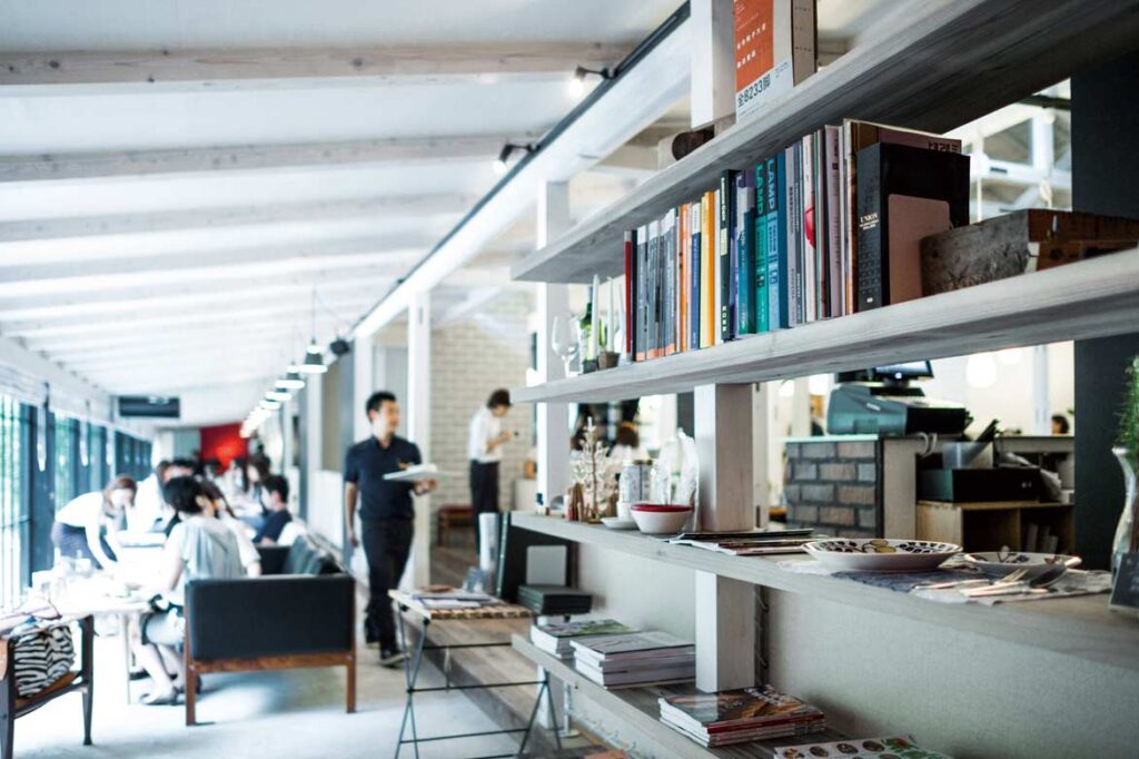 ドロフィーズカフェ　内観