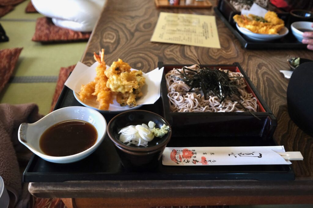 昼食　蕎麦