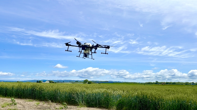 肥料散布ドローン
