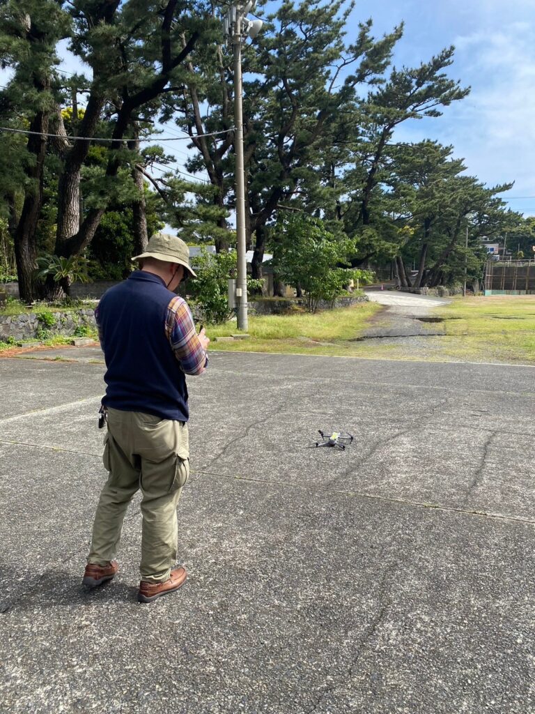 旧波浮小学校　ドローン練習
