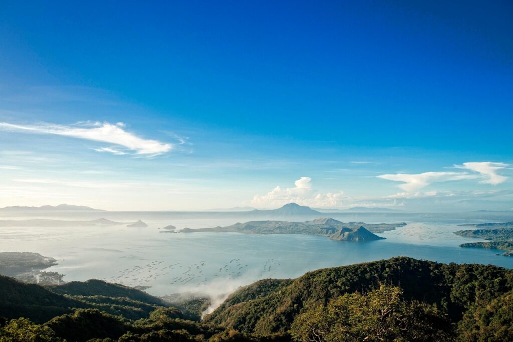 タール火山の画像